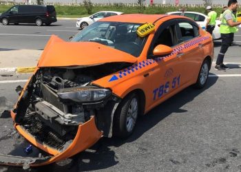 İstanbul Havalimanı’nda cip ve taksi çarpıştı: 3 yaralı