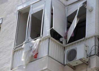 İzmir’de doğalgaz patlaması: Baba ve oğlu yaralandı