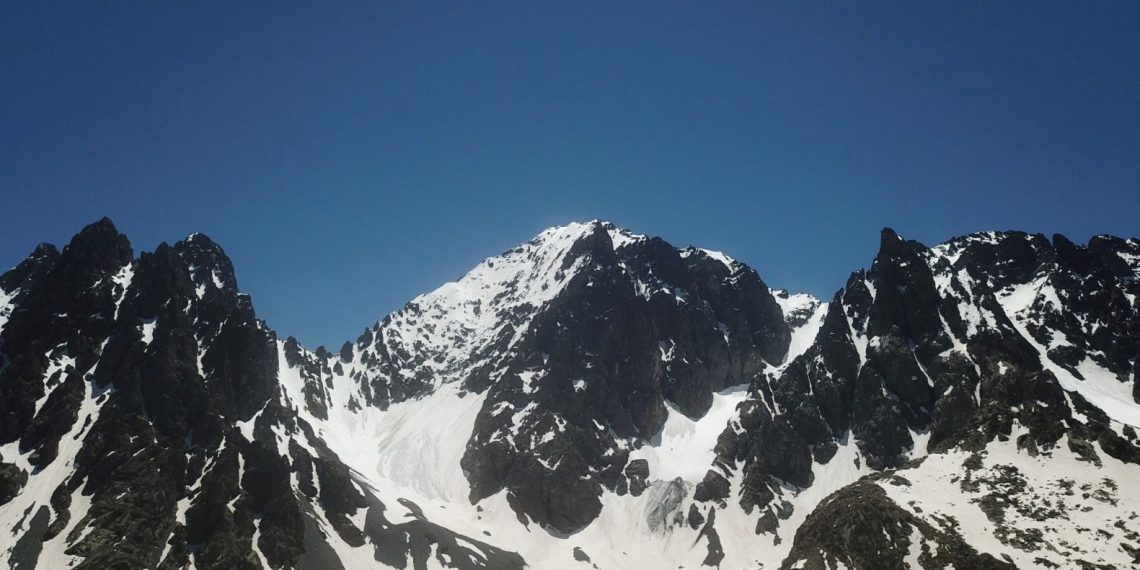 Kaçkar Dağları’nda buzul tırmanışında düşen dağcı için kurtarma operasyonu
