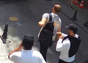 Kapalıçarşı’da kuryenin çantasından 50 bin euro çalındı