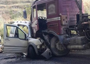 Kayseri’de feci kaza | Vinçli kamyon ile hafif ticari araç çarpıştı: 1 meyyit, 1 yaralı