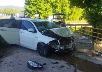Kaza yapan araba piknik yapan aileye çarptı: 1 meyyit, 1 yaralı