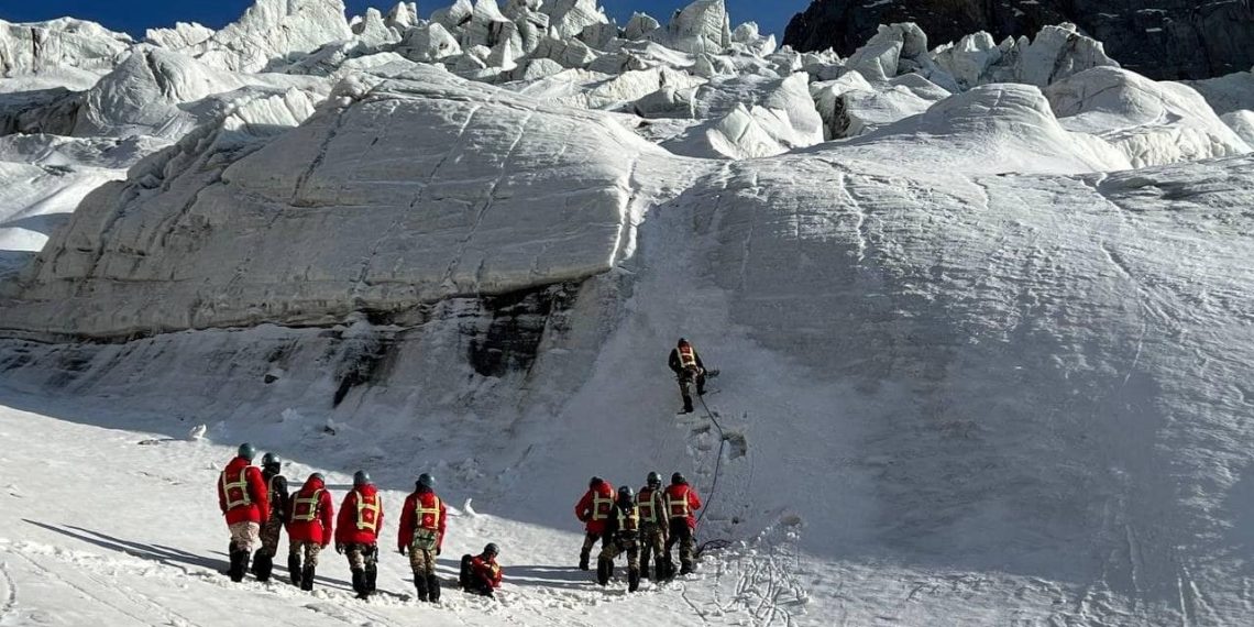 Kırgızistan’daki Pobeda Dağı’na tırmanan 4 dağcı kayboldu