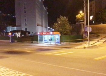 Kız yurdu önündeki kuşkulu çanta polis takımlarını harekete geçirdi