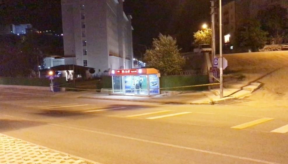 Kız yurdu önündeki kuşkulu çanta polis takımlarını harekete geçirdi