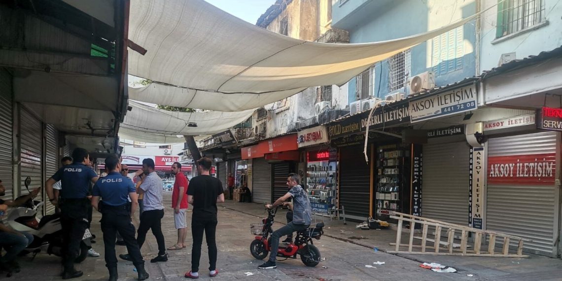 Klima montajı yaparken akıma kapılan emekçi hayatını kaybetti