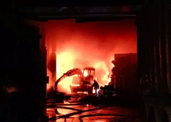 Kocaeli’de geri dönüşüm fabrikasında yangın