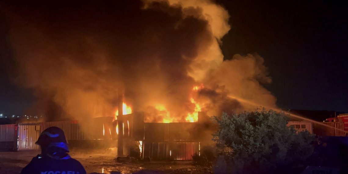 Kocaeli’de geri dönüşüm fabrikasında yangın çıktı