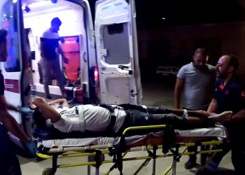 Köpekten kaçmak isterken scooterdan düştüler: 2 yaralı