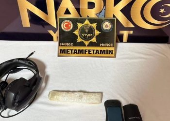 Kulaklığın içinde uyuşturucu sevkiyatı