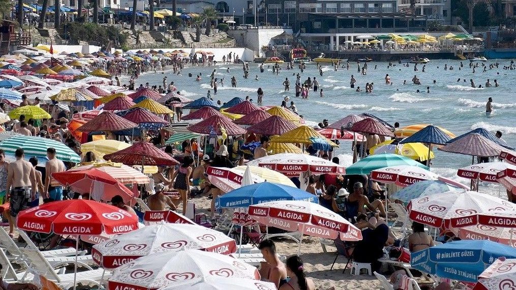 Kuşadası bayram tatilinde 2 milyon ziyaretçi ağırladı