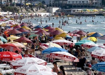 Kuşadası bayram tatilinde 2 milyon ziyaretçi ağırladı