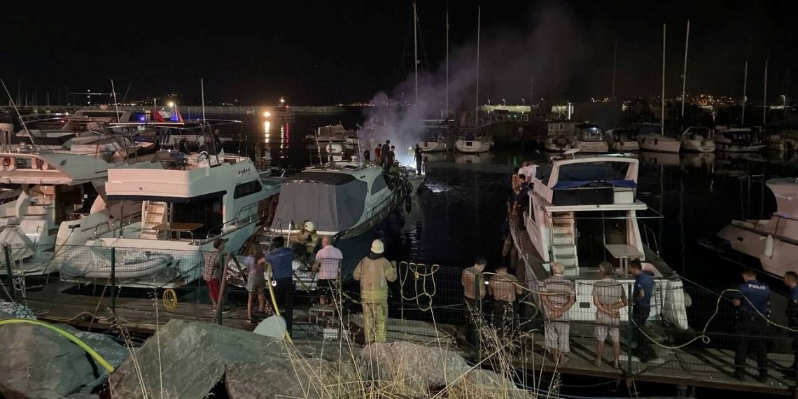 Maltepe’de teknede çıkan yangın söndürüldü