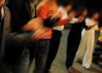 Muhtardan düğün yasakları: Bayan ve erkekler bir ortada olamaz