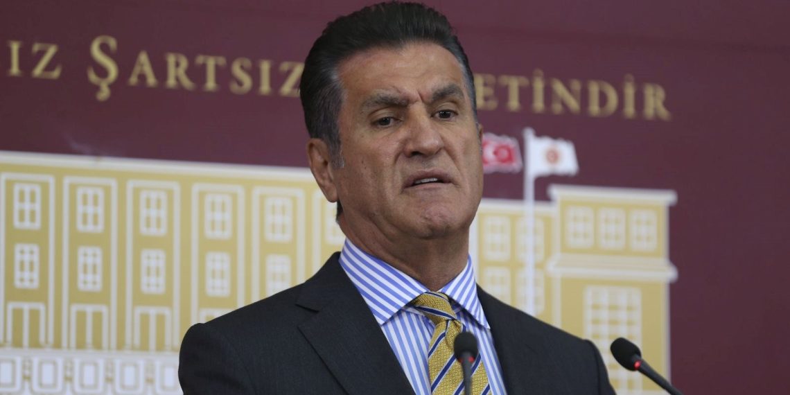 Mustafa Sarıgül’e TBMM’de yumruklu akın teşebbüsü