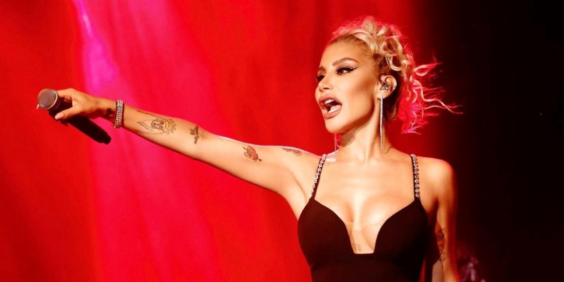 Müzikçi İrem Derici hastaneye kaldırıldı