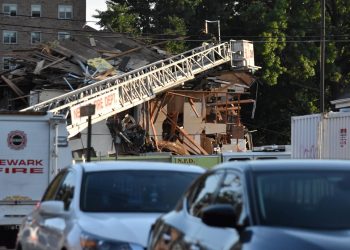 New Jersey’de tek katlı bina çöktü