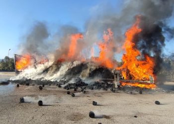 Osmaniye’de iplik yüklü TIR’da yangın