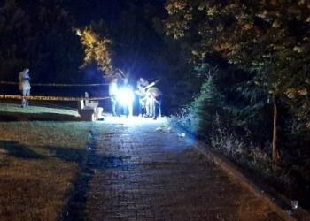 Parkta tartıştığı kişi tarafından bıçakla öldürüldü