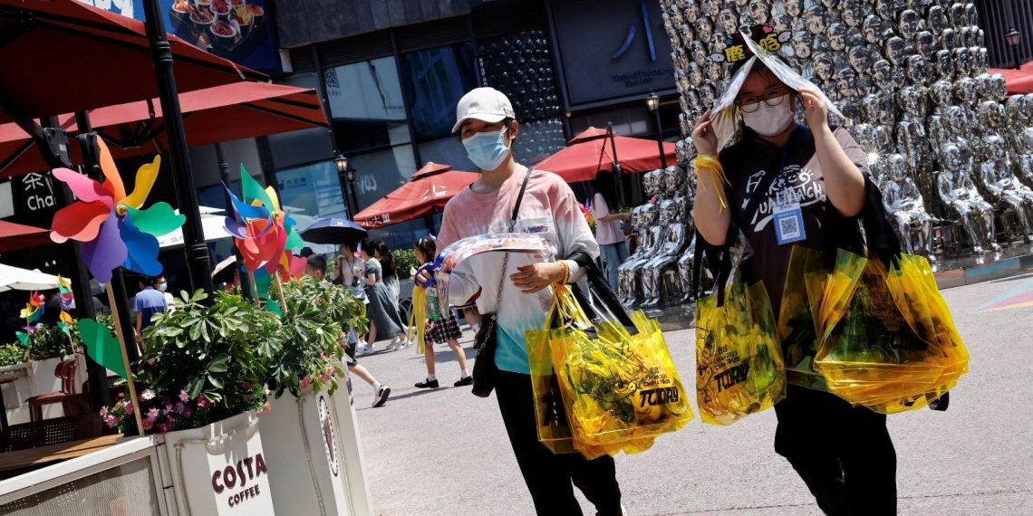 Pekin’de çok sıcak: Açık havadaki işler durduruldu