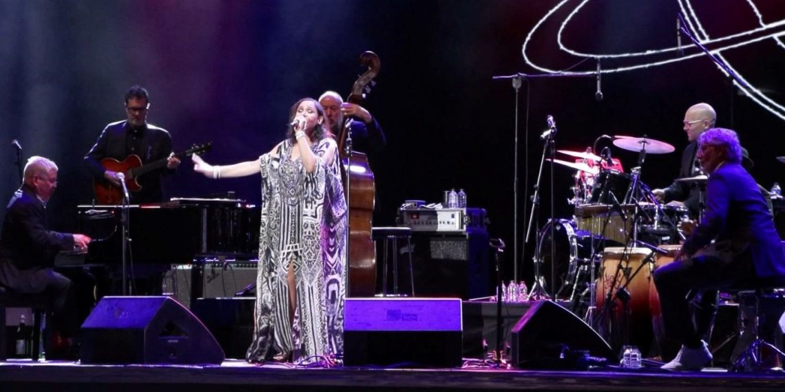 Pink Martini İstanbul’da sevenleriyle buluştu