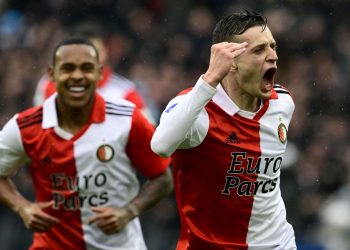 Sebastian Szymanski kimdir? Fenerbahçe ile ismi anılan Sebastian Szymanski kaç yaşında ve hangi mevkide oynuyor?