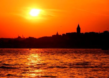 Sıcak hava dalgası geliyor (İstanbul 36, Ankara 35, İzmir 40 dereceyi görecek)