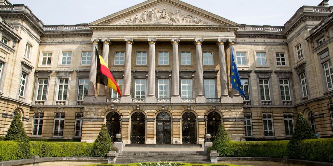 Sistemsiz göçle ilgili kaygılar Belçika’yı bölünmenin eşiğine getirdi