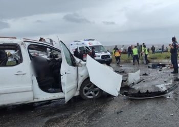 Sivas’ta feci kaza: 2 meyyit, 3 yaralı