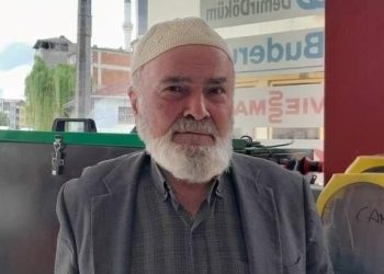 Şoförsüz arabanın çarptığı kişi hayatını kaybetti