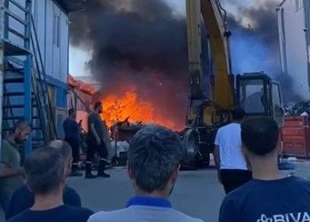 SON DAKİKA HABERİ: Esenyurt’ta iş yerinde yangın
