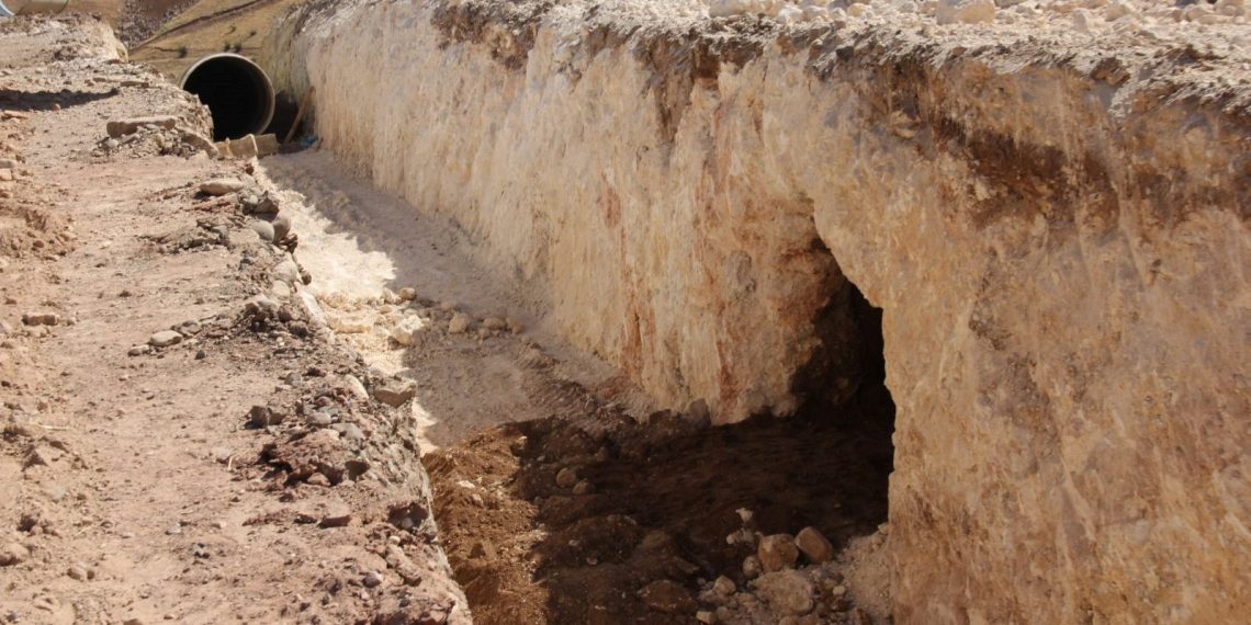 Sulama kanalı çalışmasında Roma devrine ilişkin 1800 yıllık mezar bulundu