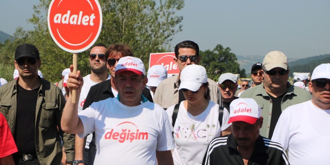 Tanju Özcan’ın “Değişim ve Adalet” yürüyüşünde ikinci gün