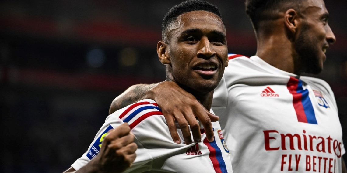 Tete kimdir? Fenerbahçe ile ismi anılan Tete kaç yaşında, nereli ve hangi mevkide oynuyor?