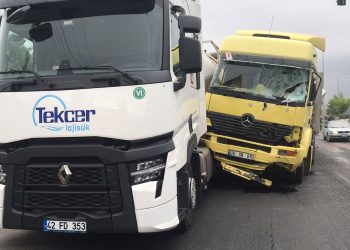 TIR kırmızı ışıkta bekleyen araçlara çarptı: 12 yaralı