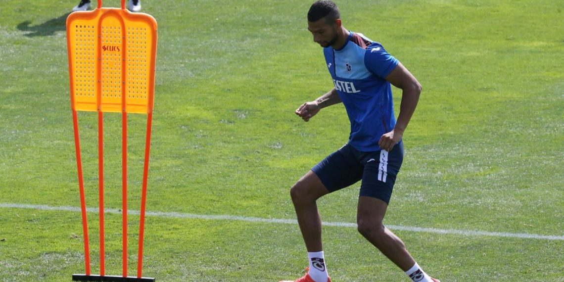 Trabzonspor’un yeni transferi sakatlanarak oyundan çıktı