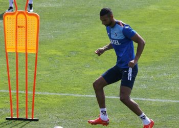 Trabzonspor’un yeni transferi sakatlanarak oyundan çıktı