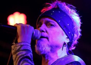 Türkçe popun sevilen ismi Harun Kolçak vefatının 6. yılında anılıyor