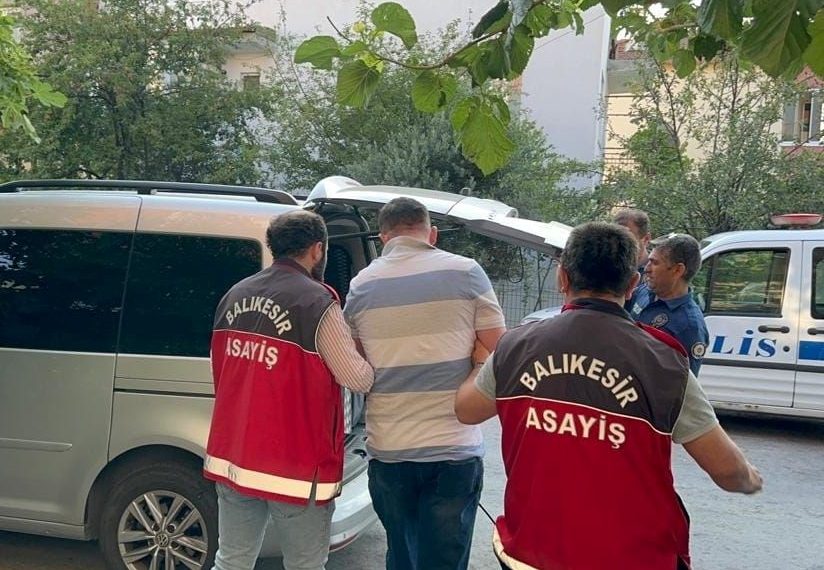 Türkiye genelinde eş vakitli operasyon: Bin 958 kişi yakalandı
