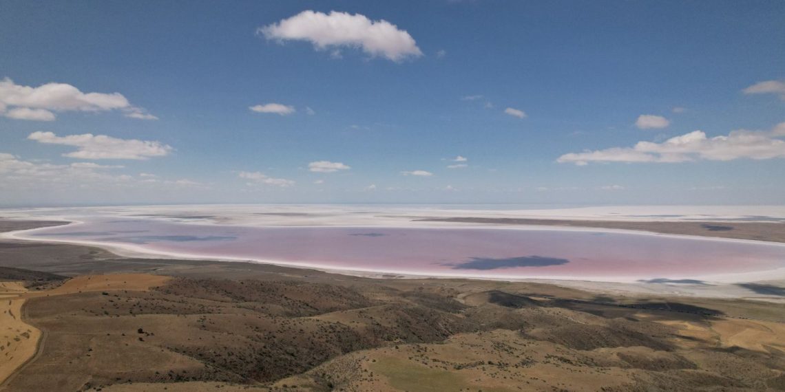 Tuz Gölü pembe renge büründü