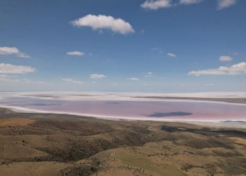 Tuz Gölü pembe renge büründü