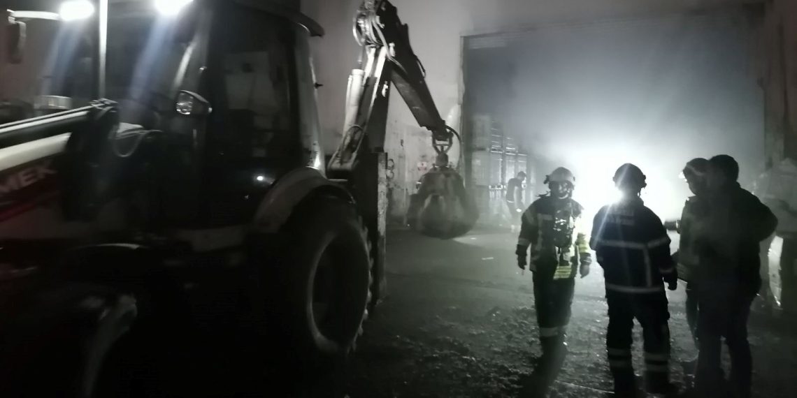 Üç günde ikinci sefer oldu: Geri dönüşüm tesisinde ağır duman