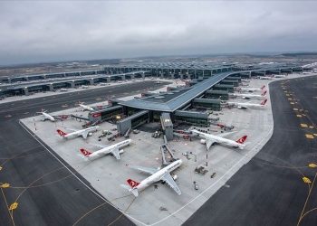 Uçağa geç kalan yolcu İstanbul Havalimanı’nı karıştırdı (Acil durum butonunu kırıp uçağa bindi)
