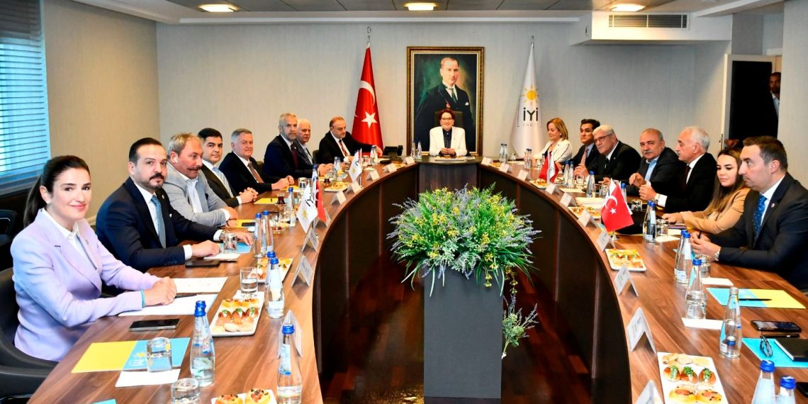 UYGUN Parti’nin yeni Başkanlık Divanı birinci toplantısını yaptı