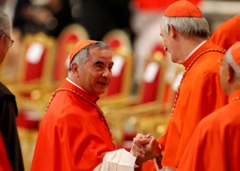 Vatikan’da yolsuzluk skandalına karışan Kardinal Becciu için 7 yıl 3 ay mahpus cezası istendi