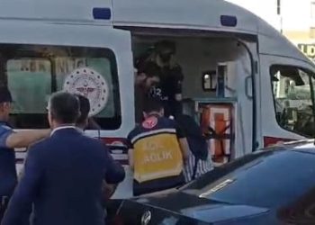 Yayalar ile araba şoförü ortasında yol vermeme arbedesi: 1 meyyit