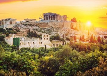 Yunanistan’da çok sıcaklar nedeniyle tarihi alanlara ziyaret hududu