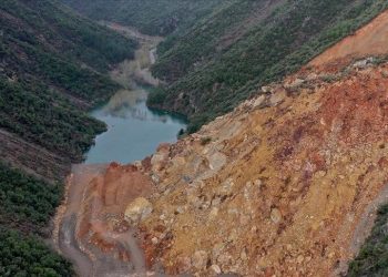 12 yaşındaki çocuk zelzelenin oluşturduğu gölette boğuldu