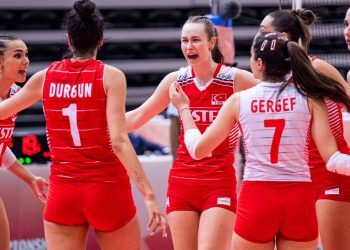19 Yaş Altı Kız Voleybol Ulusal Kadrosu namağlup yarı finalde