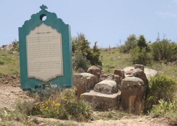 3 bin 500 yıldır yerde yatan dünyanın en büyük anıtı Kurt Beşiği ayağa kaldırılacağı günü bekliyor